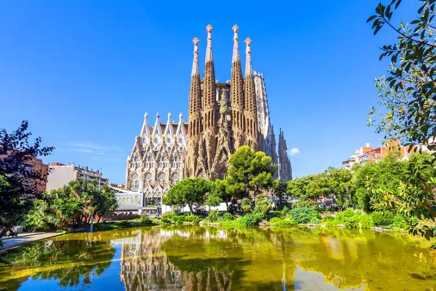 5-Day Family Adventure in Barcelona