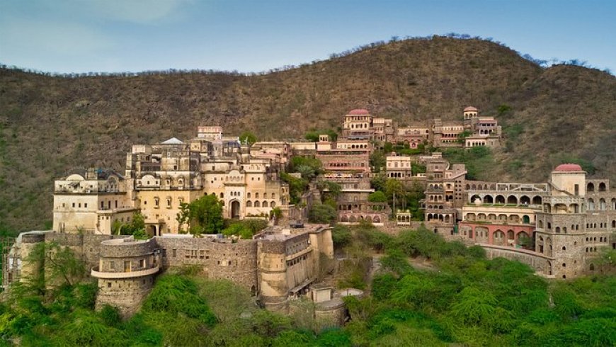 5-Day Romantic Getaway to Neemrana for Couples